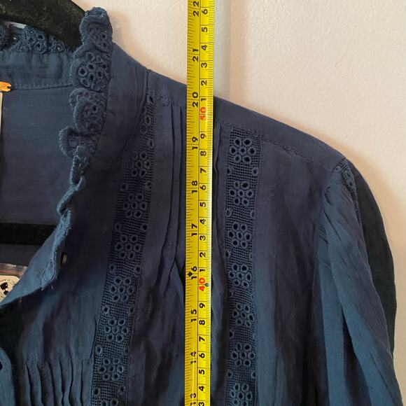 NWT Free People Women's size XS Best of Me Navy Blue Eyelet Blouse Boho Cotton - Picture 10 of 11